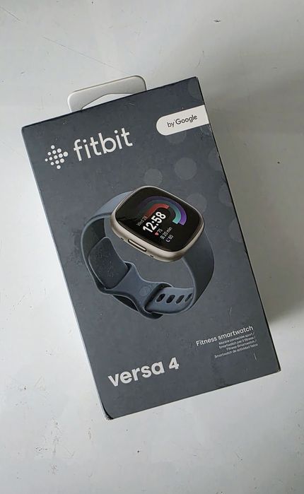 SmartWatch FitBit VERSA 4 ( ca Amazfit GTS 3,  Realme Watch S2)