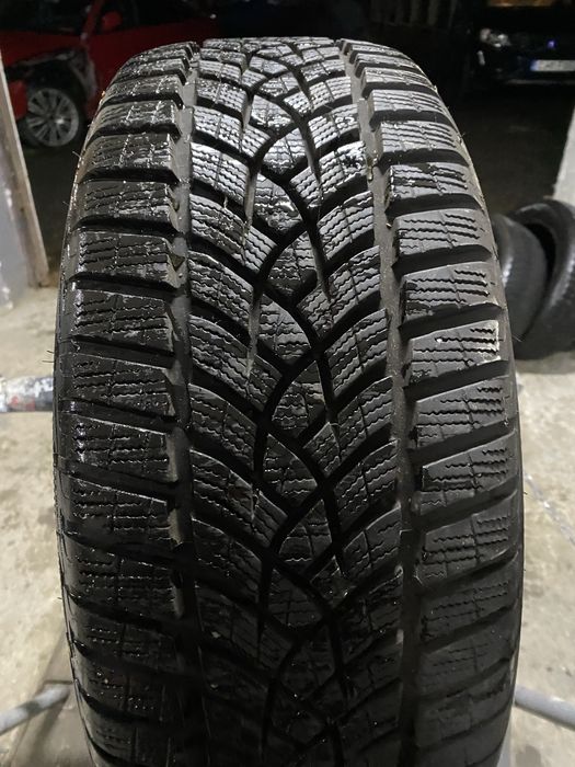 1x anvelopa iarna 205 50 17 goodyear