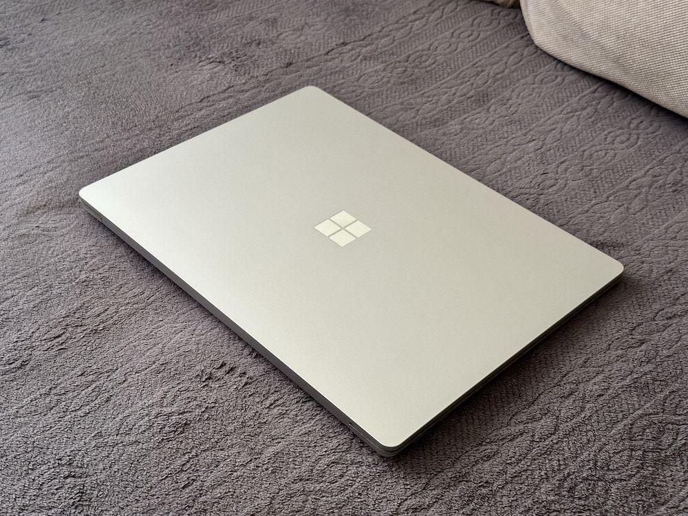 13.5’QHD IPS/i5-1235u/Microsoft Surface Laptop 5/8GB LPDDR5x/512GB SSD