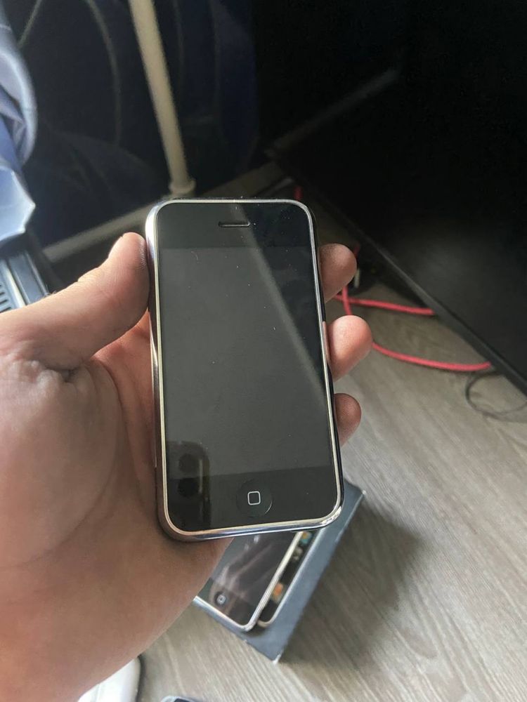 Iphone 2g 2шт