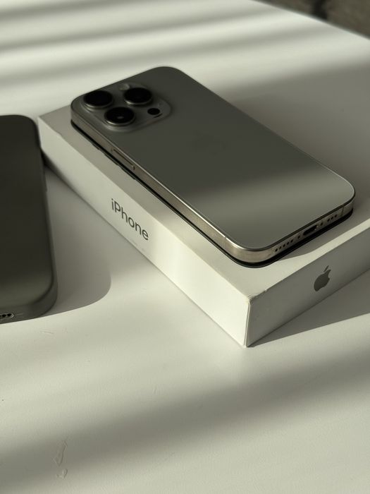 Iphone 15 pro - като нов Natural Titanium, 5G