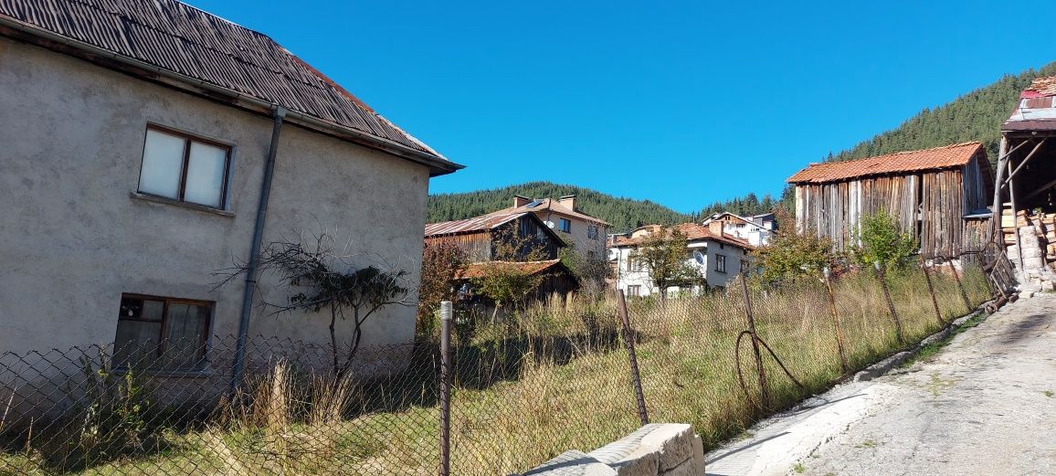 Продава се къща в село Борино област Смолян