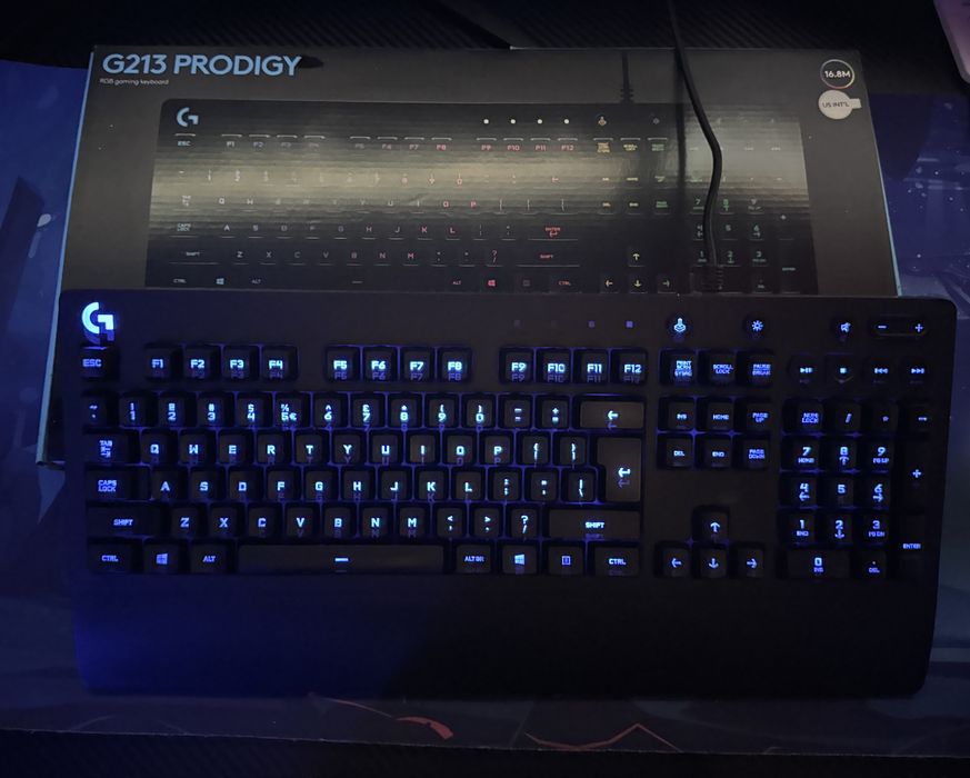 tastatură Logitech G213