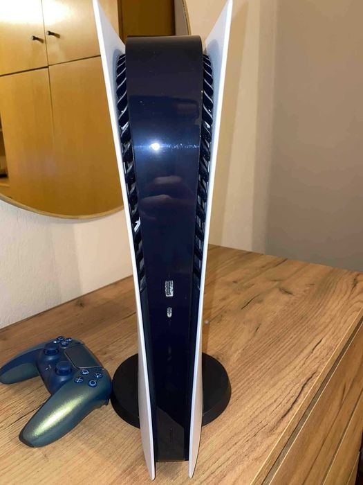 Playstation 5 Digital 825GB + джойстик