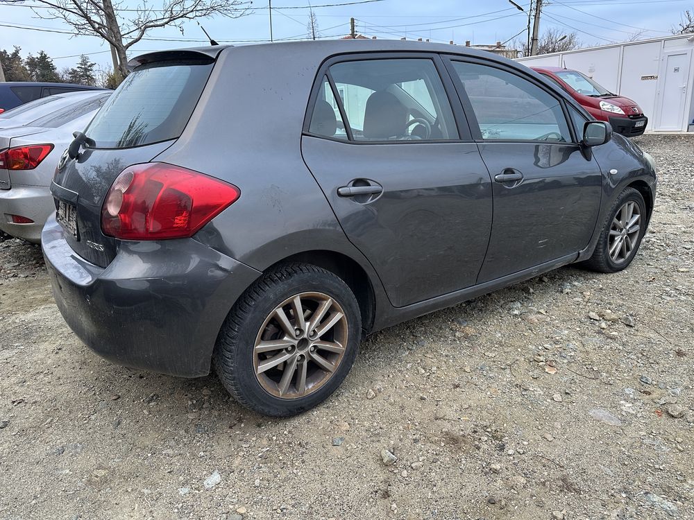 Toyota Auris 1.4 d4d 90 кс ММТ кутия НА ЧАСТИ!