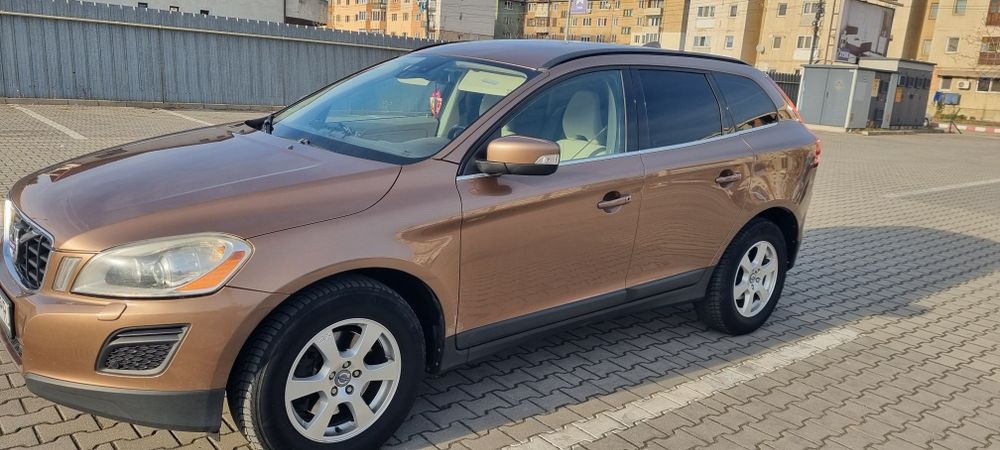 Vând Volvo xc60 fabricație 2011