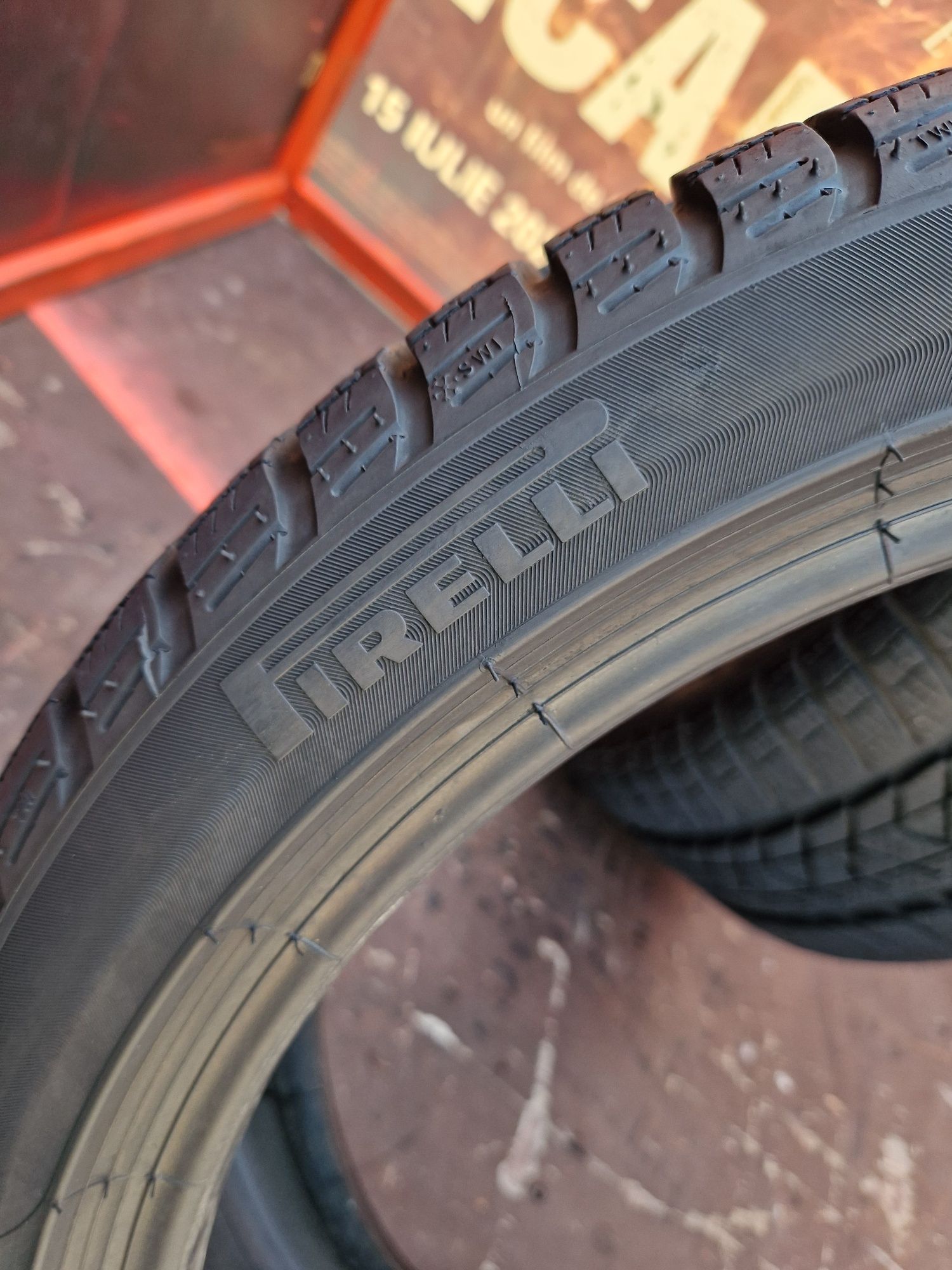 2 Anvelope  Pirelli 225 40 R19 M + S