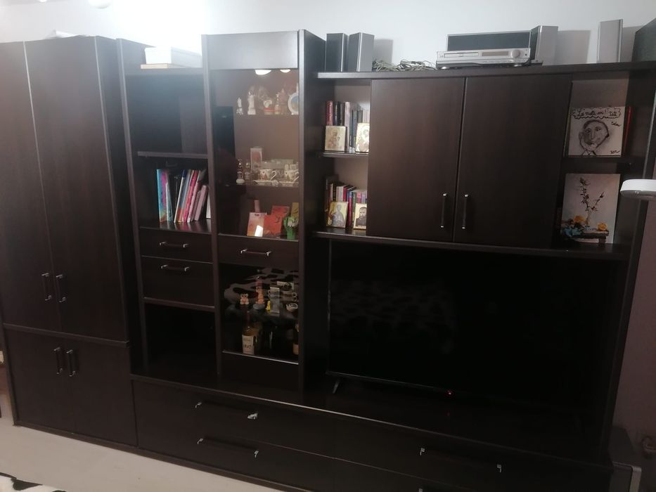 Mobilă living culoare venghe