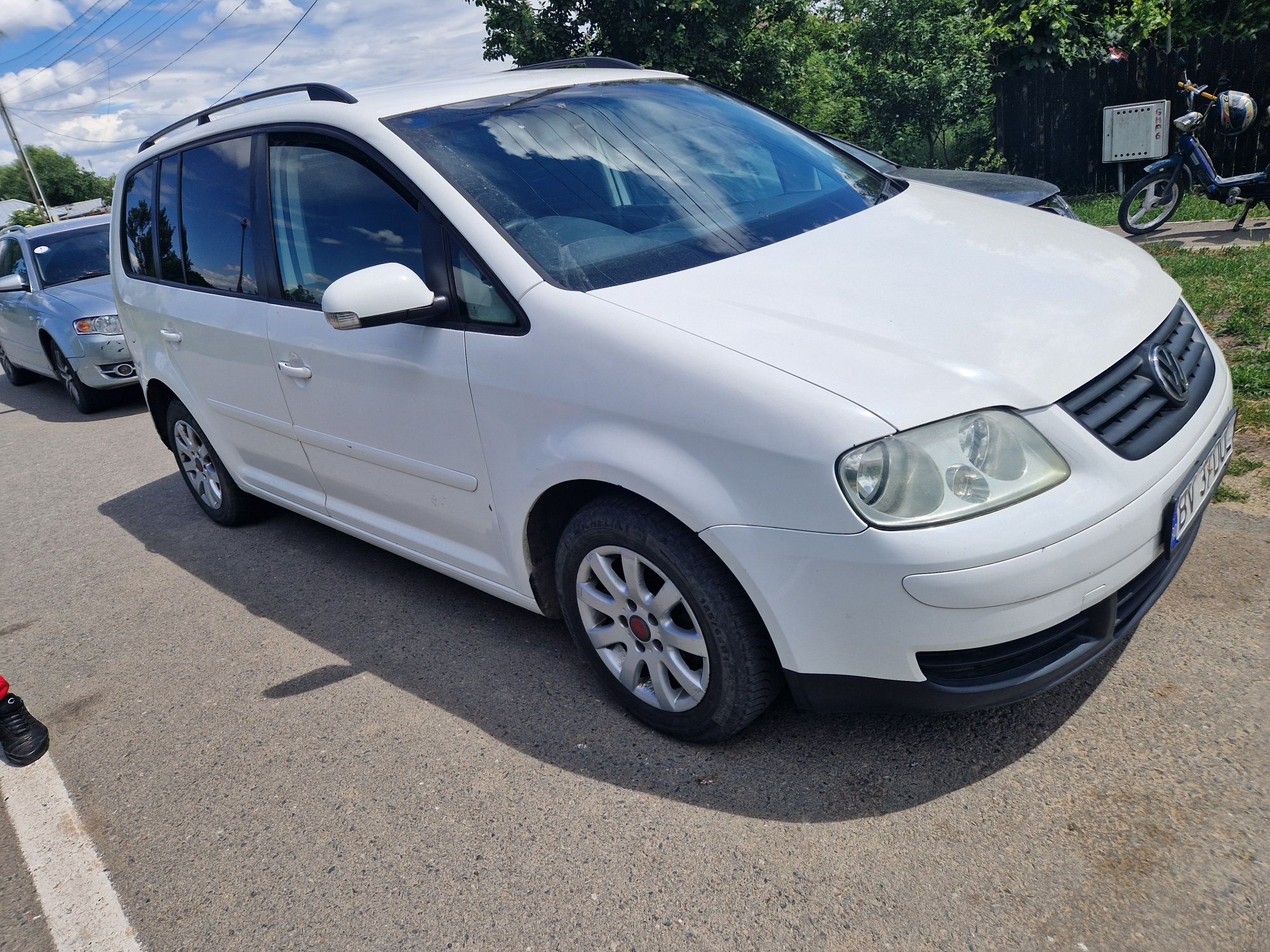 Dezmembrez touran 1.9 și 2.0 bkc  bmm