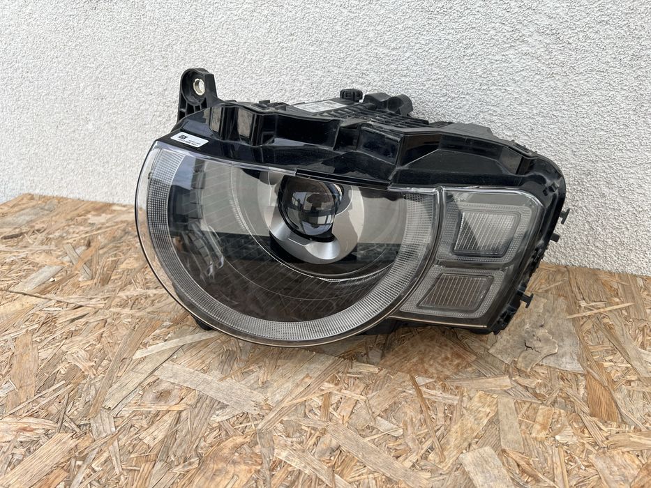 Far stanga Land Rover Defender 2 2020+ Full LED Complet Original