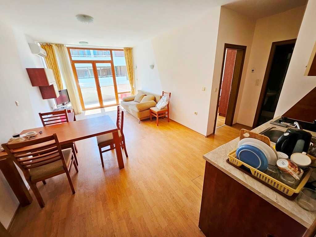 Продава се Двустаен апартамент в к.к. Слънчев бряг - 63 кв.м за 1080 €/кв.м - Снимка #1