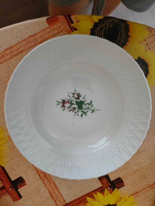 Порцеланови чинии