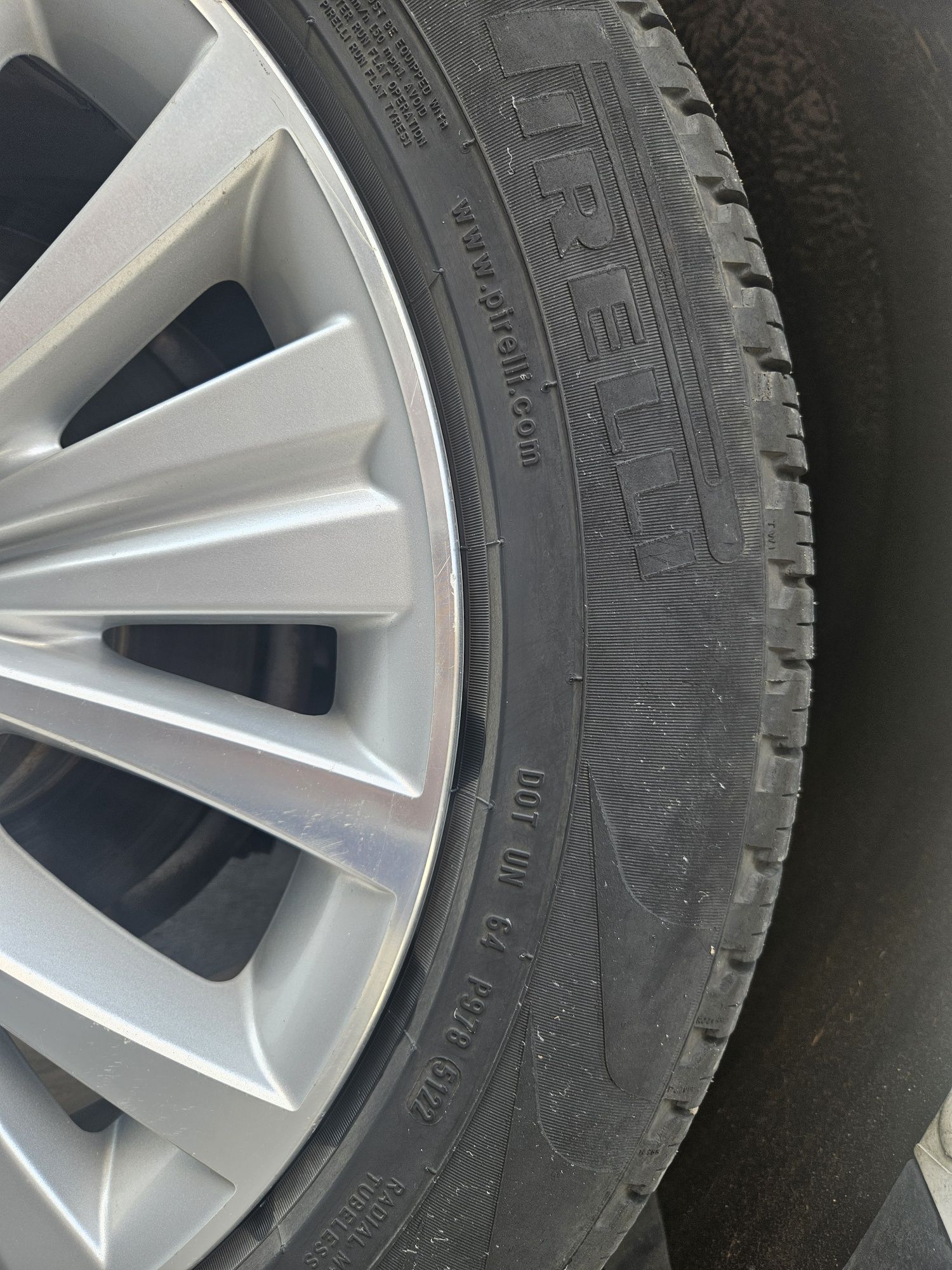 Оригинални джанти с гуми 255/55/19 и датчици за BMW X5 F15