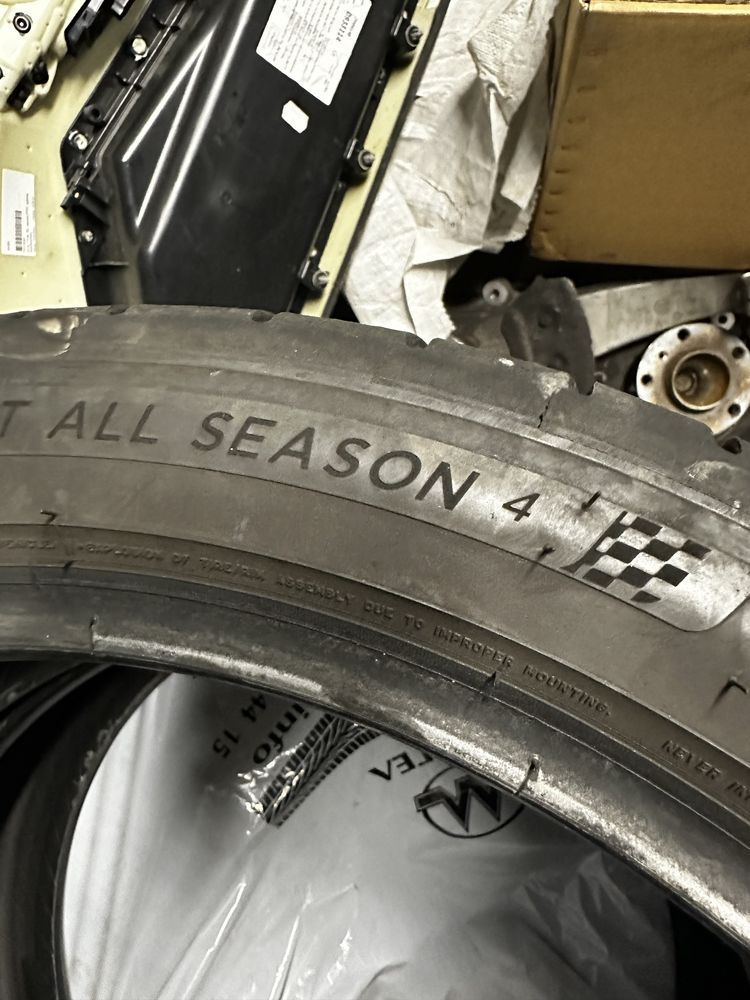 Гуми Michelin Pilot 245/40/19 Всесезонни