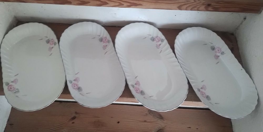 Красиви овални чинии