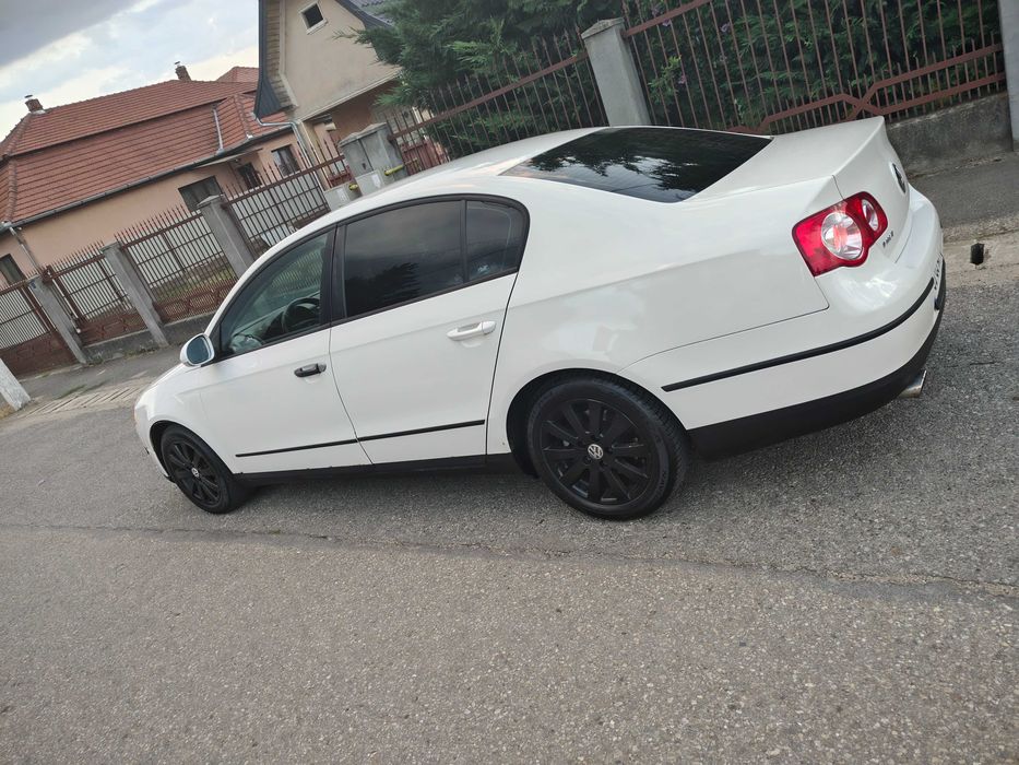 Vând Volkswagen Passat b6