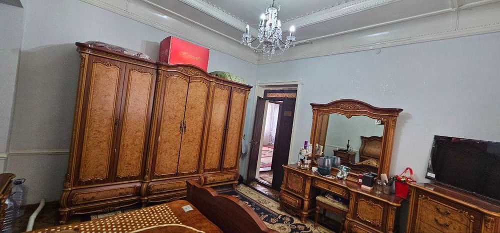 Срочно Шахристон махаллада уй сотилади.