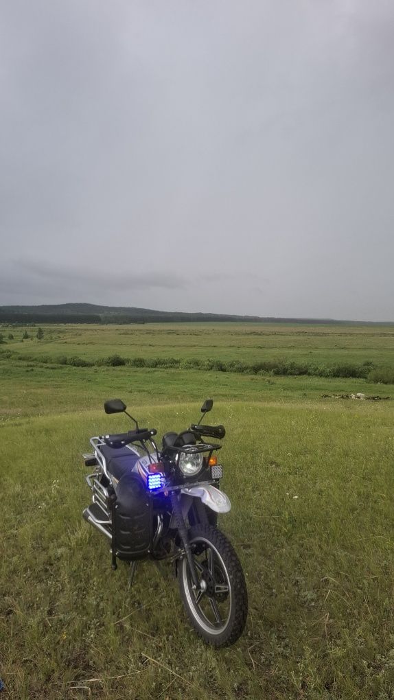 Продам мотоцикл 200 куб