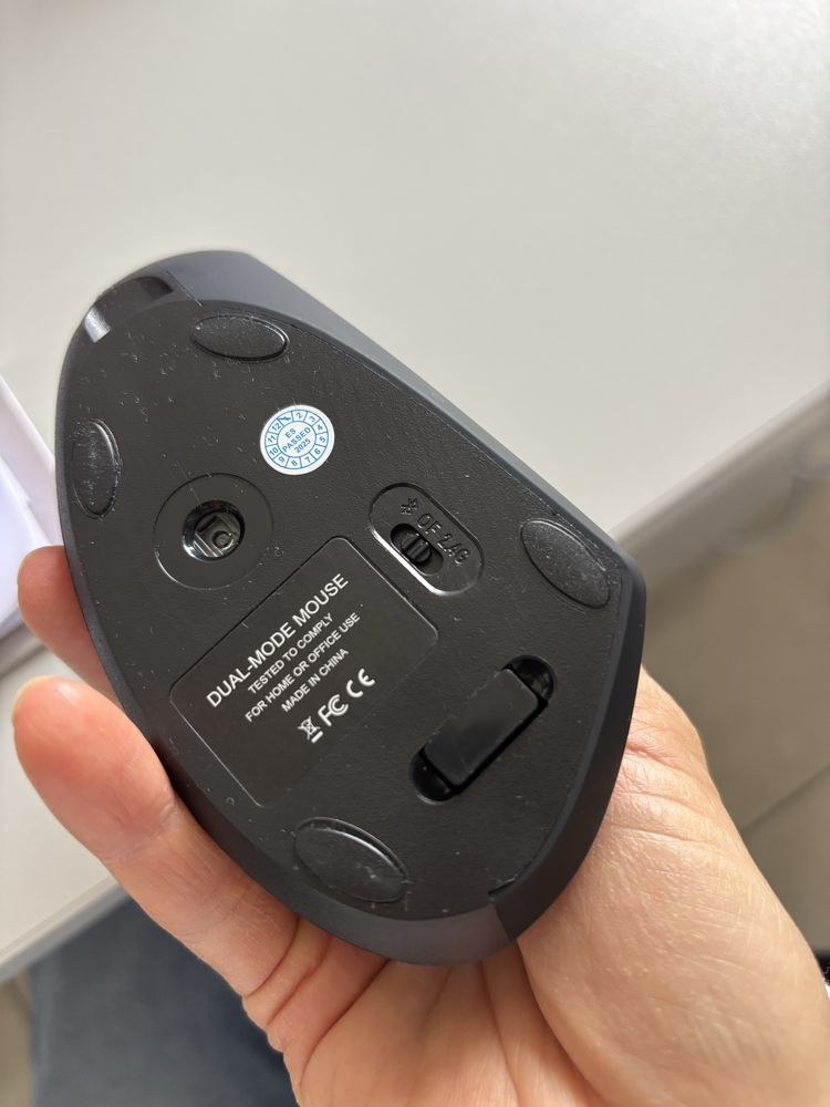 Вертикална безжична, ергономична мишка, bluetooth, презареждаема