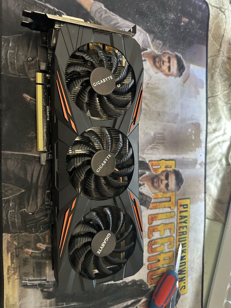 Gtx 1070 gygabyte 8gb (неразличима от нова)
