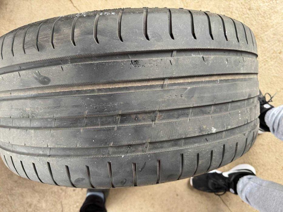 Nokian 255/40/19 Летни 2 броя