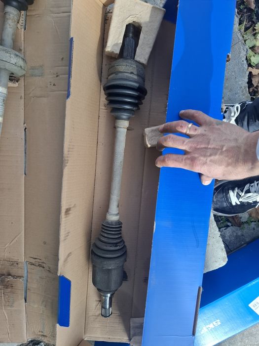 Vand planetare stanga dreapta dacia Logan an 2021 motor 1.2 benzina