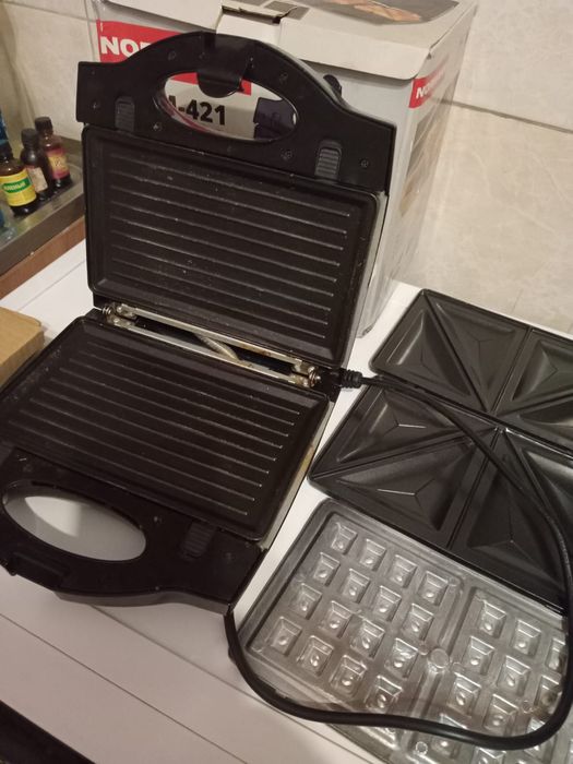 Сендвичница 3в 1  б/у отличного качества