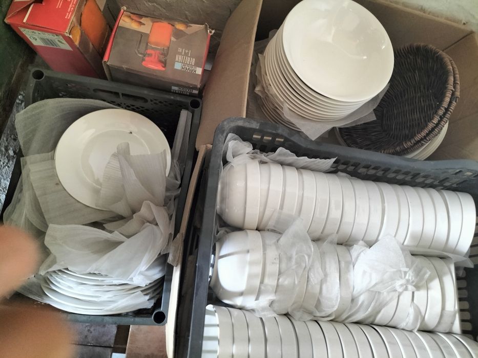 Продам посуду белый фарфор