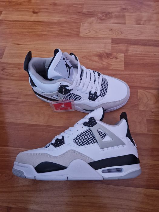 Jordan patru Military Black