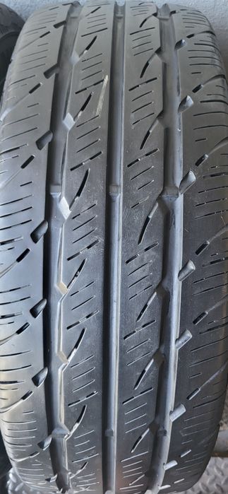 2 anvelope 235 65 16C uniroyal rain max2 6,2mm