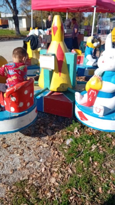 Продавам детски атракциони тип Люлка