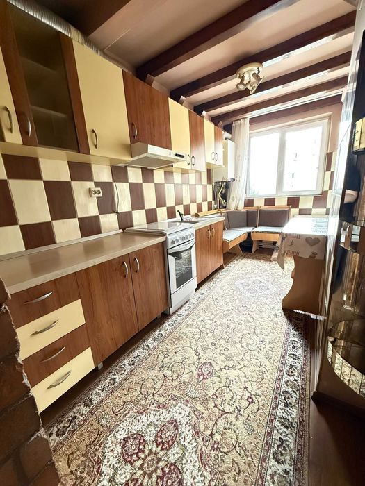 Vând apartament 2 camere- Calea Bucuresti,cartier Astra (loc parcare)