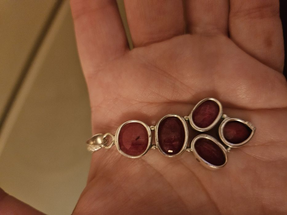 Vând pandant superb din argint 925 si rubine