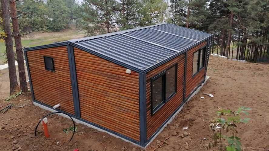 Casa, garaje auto pe structura metalica si panou sandwich termoizolant