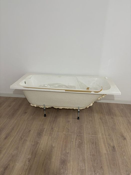 Срочно продается Ванна Акриловая,новая не использованный