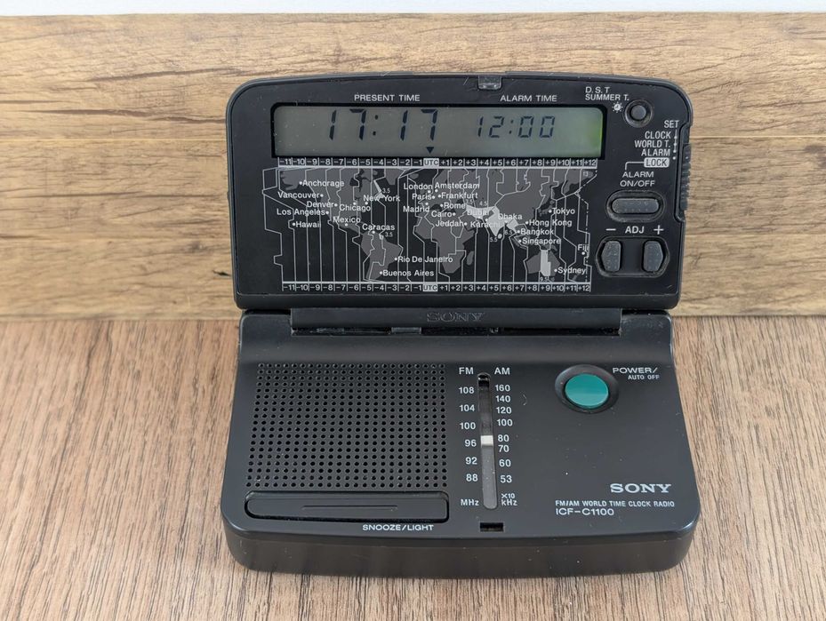 Vând urgent S0ny ICF-C1100 si 2001 , 200 RON