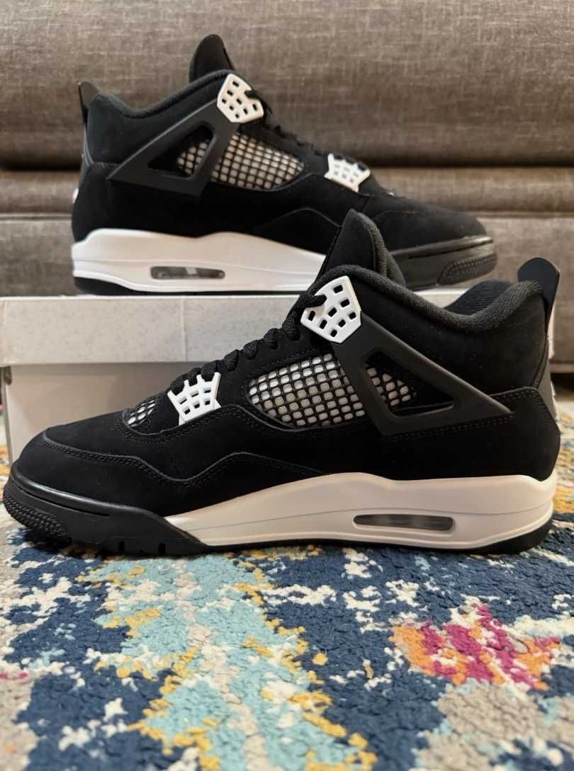 Adidasi Nike Air Jordan 4 White Thunder - verificare colet