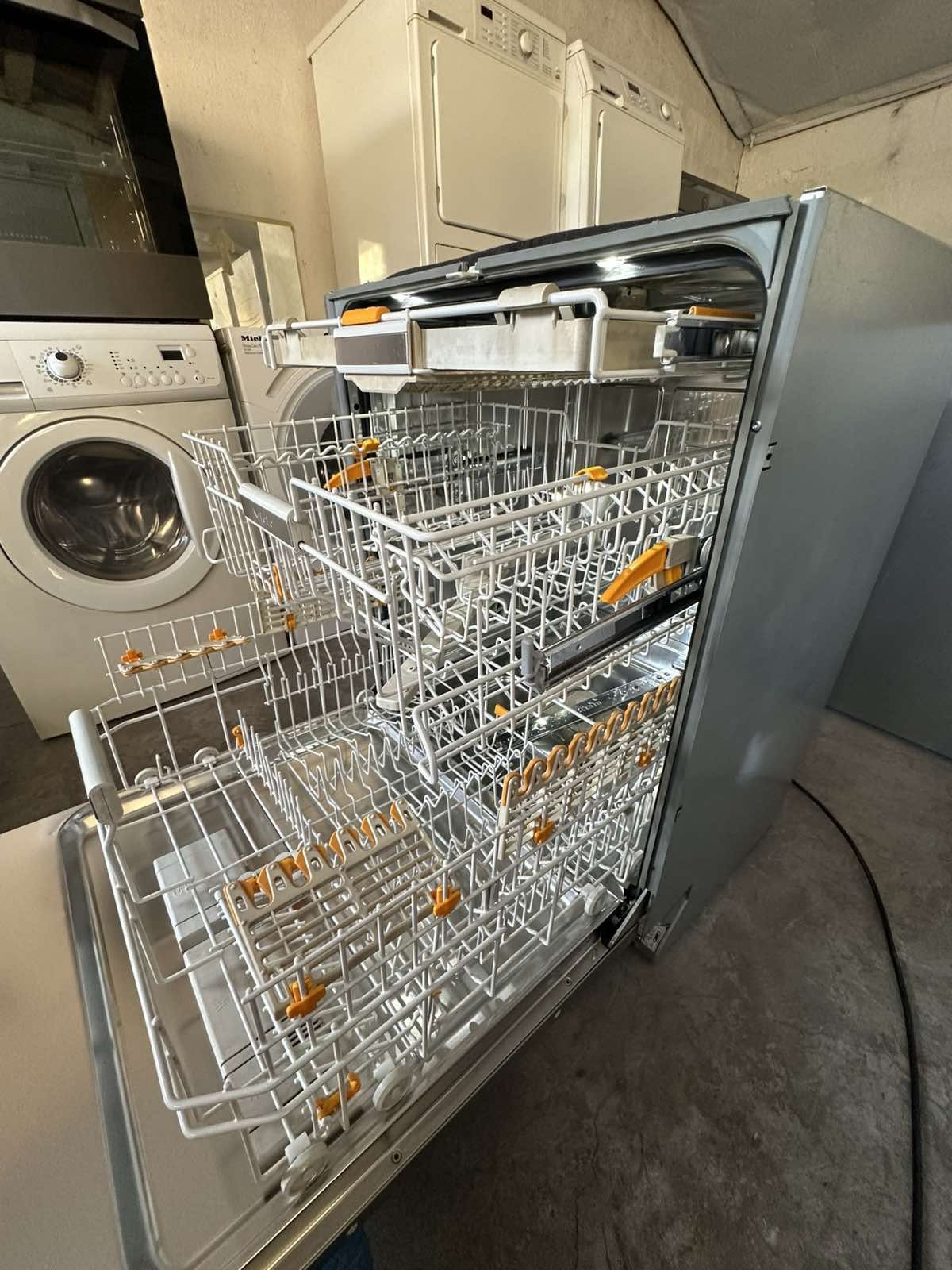 Съдомиялна+ гаранция. MIELE за вграждане. Безплатна доставка за София.