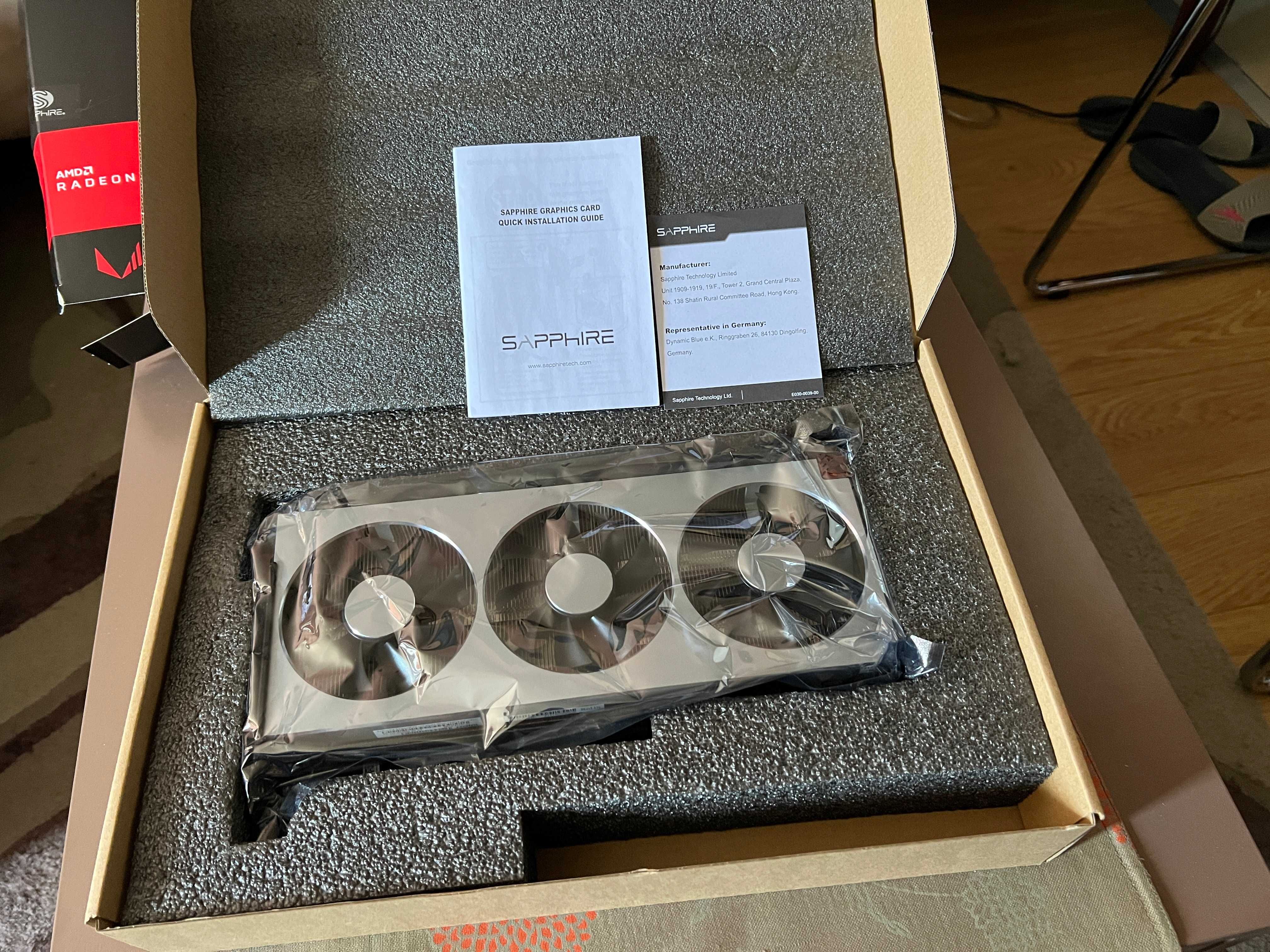 Продавам видеокарта Sapphire AMD RADEON VII 16 GB HBM2