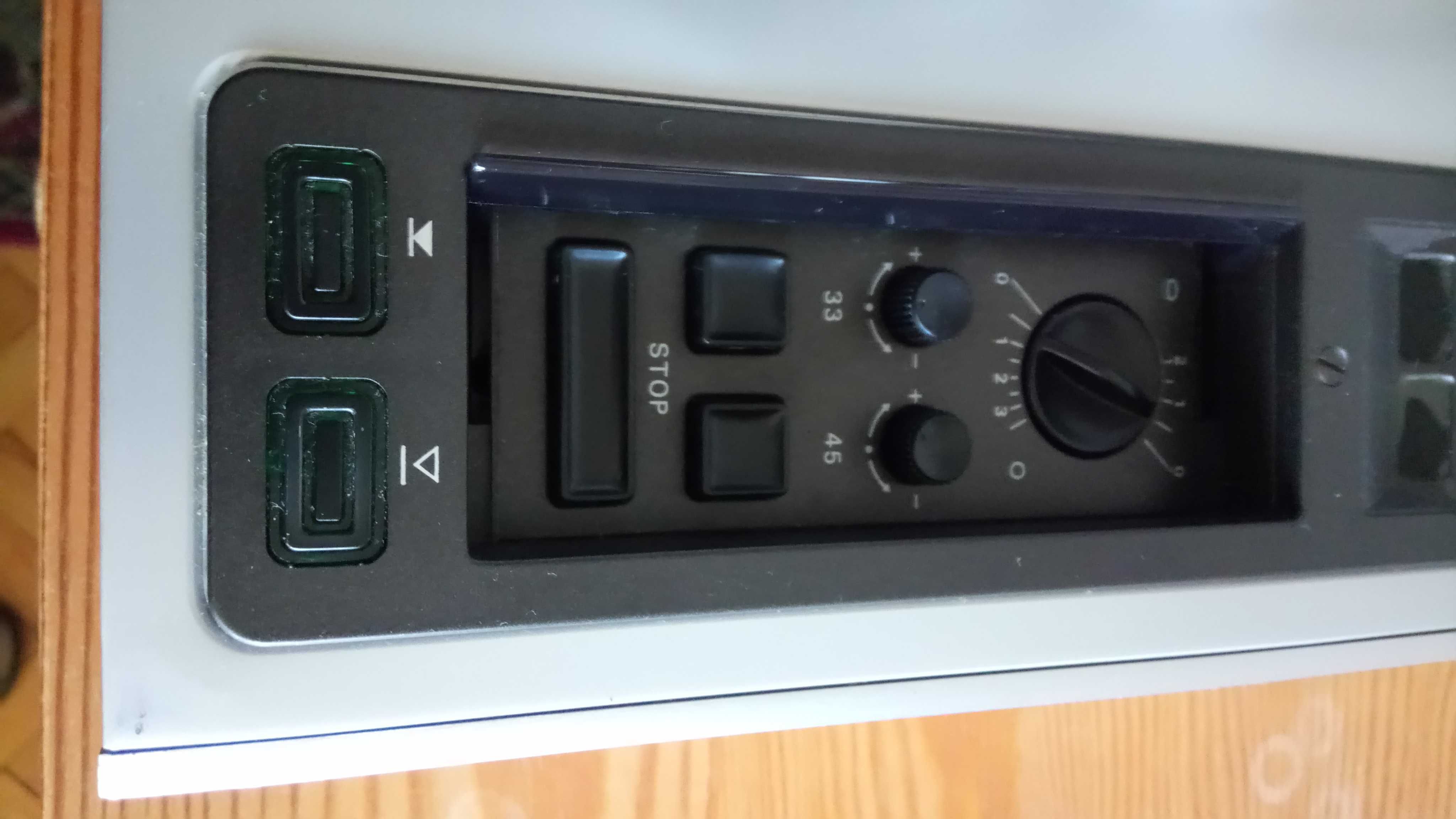 Продавам рядък модел грамофон „PHILIPS 22GA209 AUTOMATIC”