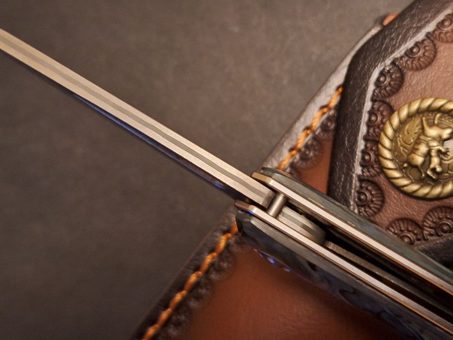 Сгъваем нож от дамаска стомана VG10