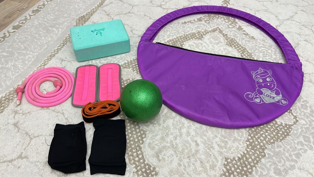 Продаются вещи для художественной гимнастики