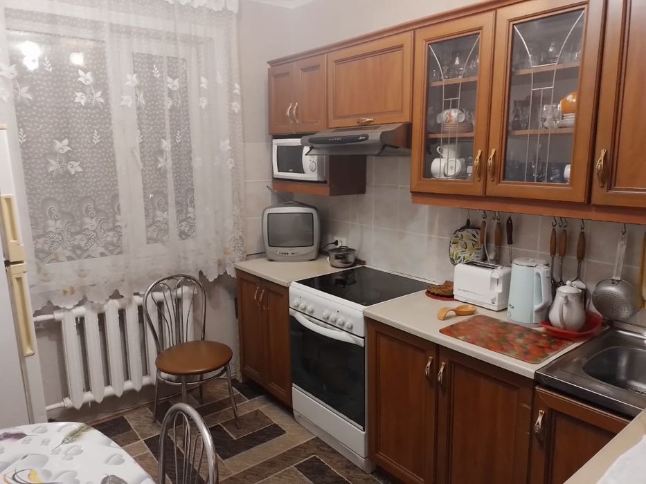 Продам 3-х комнатную квартиру по Назарбаева д.32