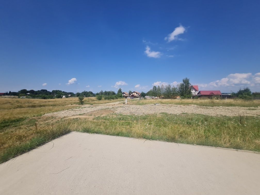 Vând 1000mp teren intravilan lângă Mănăstirea Sâmbăta de Sus