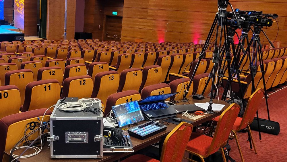 KIT MIXER AUDIO VIDEO PROFESIONAL filmare si transmisie cu 8 camere