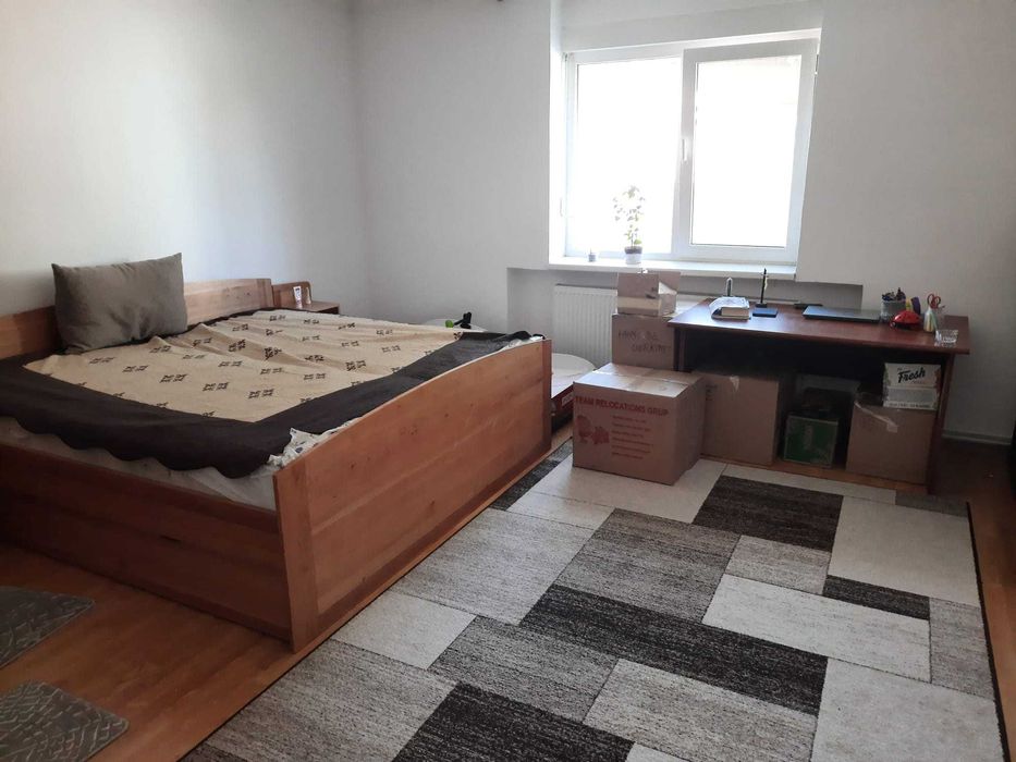 Ofer spre închiriere casa