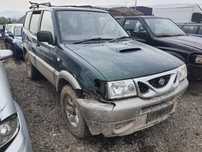 На части! Nissan Terrano 2.7TD