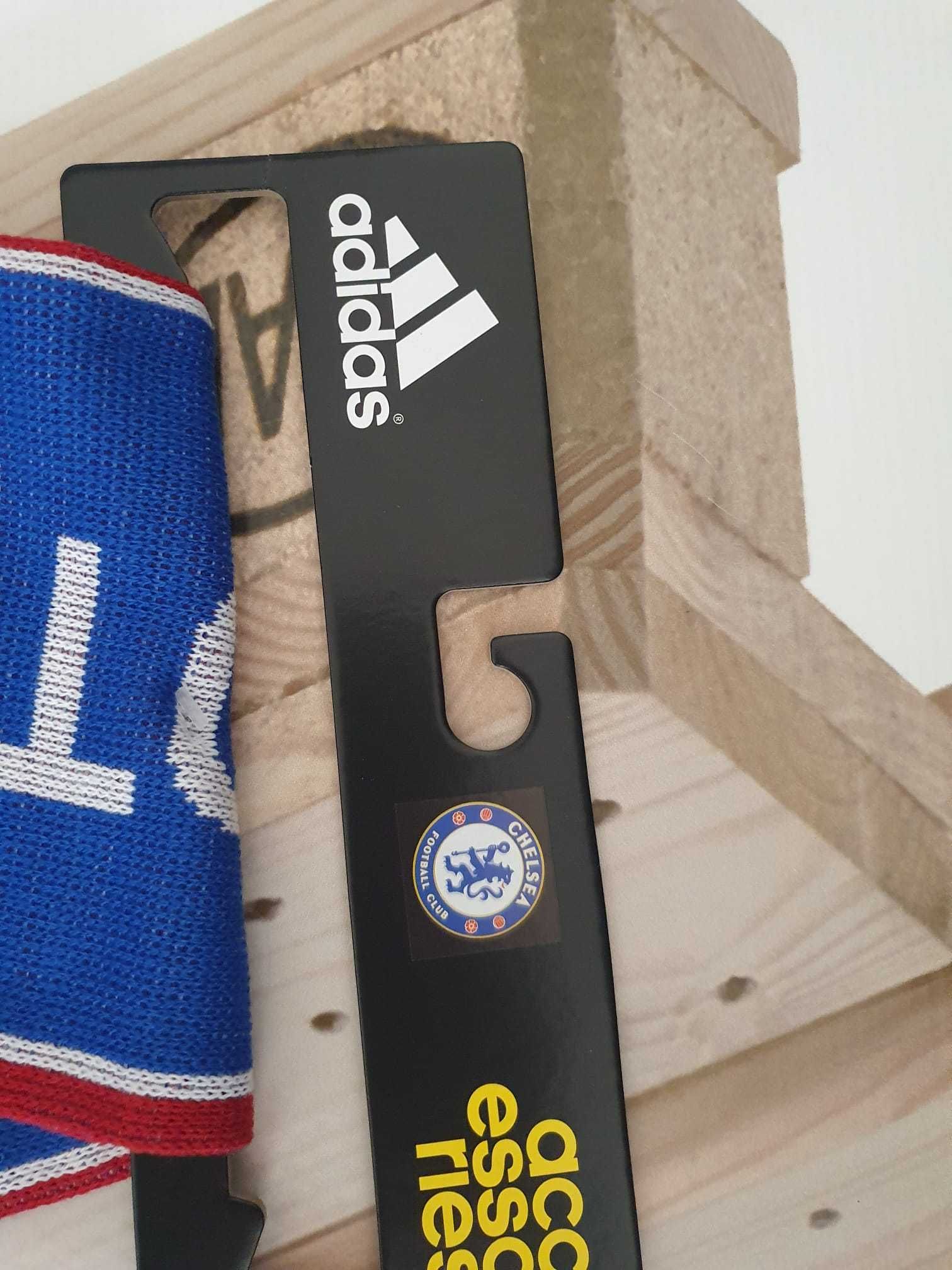 Vand fulare Adidas Chelsea originale noi cu eticheta