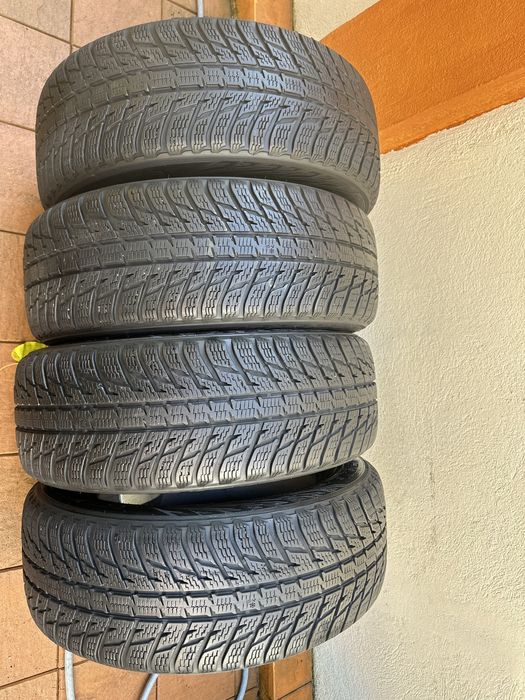 Nokian iarna 215/70/16. 150 lei bucata