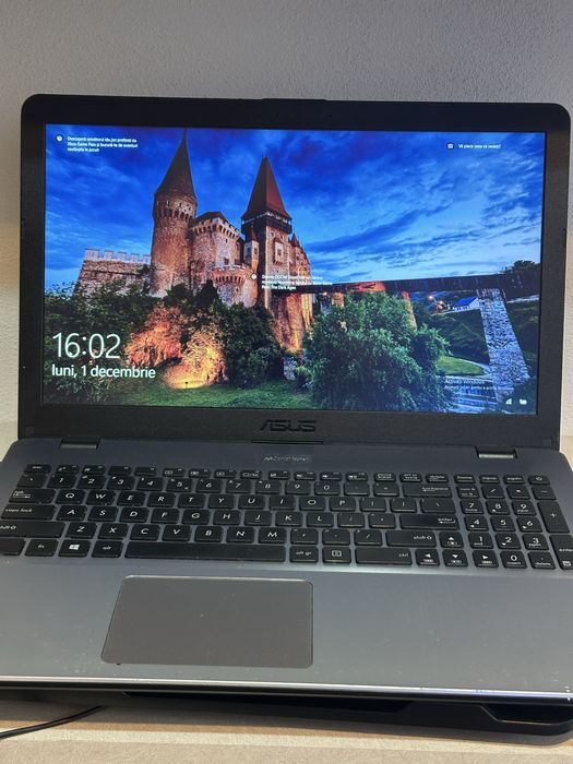 Laptop Asus Vivobook